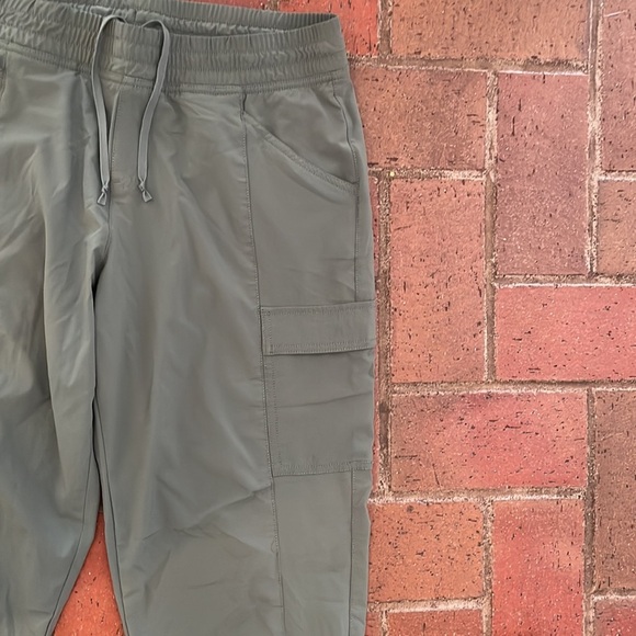 The North Face Women's Green Pants - Picture 2 of 6